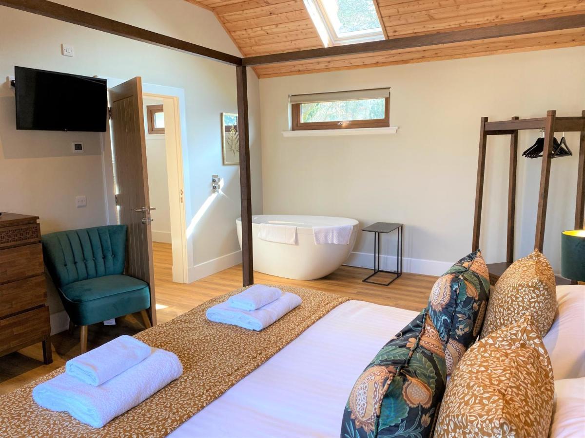 Partridge Lodge With Hot Tub Forgandenny Exterior foto
