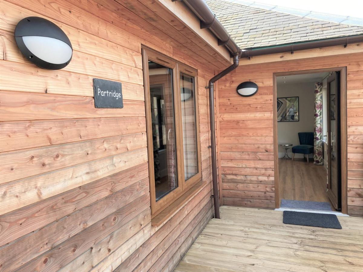 Partridge Lodge With Hot Tub Forgandenny Exterior foto