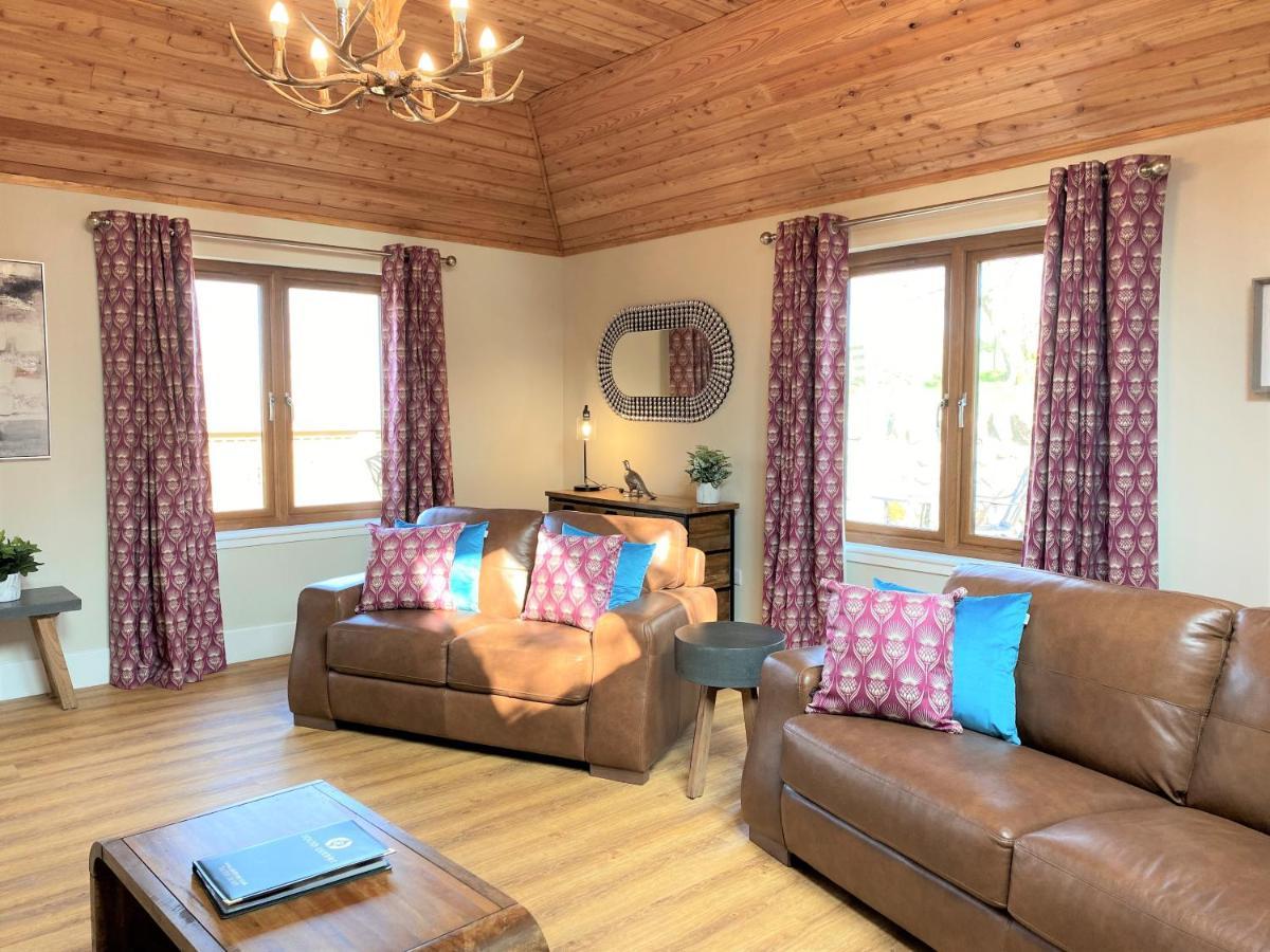 Partridge Lodge With Hot Tub Forgandenny Exterior foto